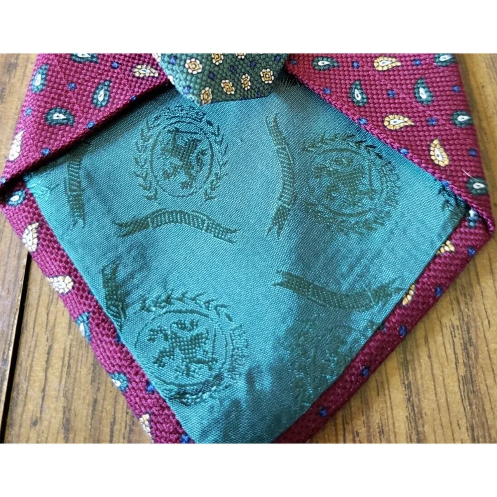 Tommy Hilfiger Mens Burgundy Light Blue and Yellow Diamond Pattern Necktie Tie